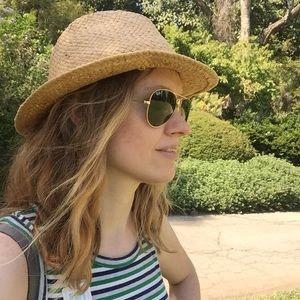 Meet your Posher, Lauren